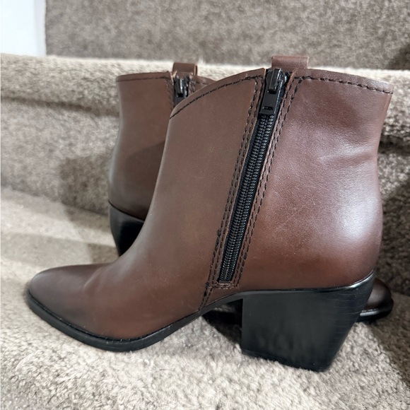 DSW Rich Brown Leather Ankle Boots - Picture 3 of 7